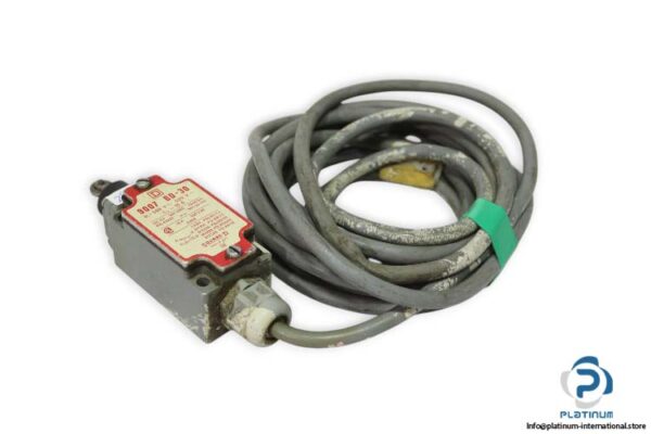 square-d-9007-BD-30-limit-switch-(used)