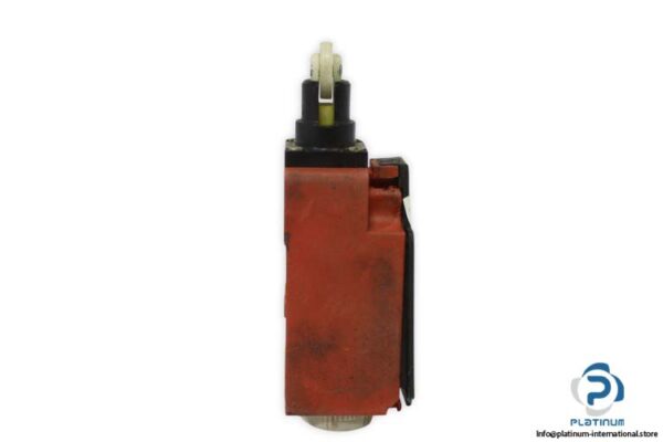bernstein-I-SU1Z-RIW-plastic-bodied-limit-switch-(used)-2