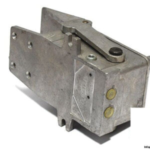 festo-8986-foot-valve-with-detent-1