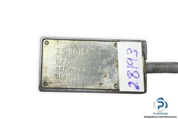 ZS-00154-proximity-switch-(used)-1