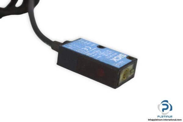 sick-WL9-2P121-photoelectric-retro-reflective-sensor-(used)-1