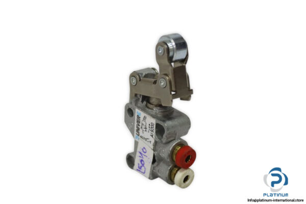 univer-AI9200-roller-lever-valve-(used)