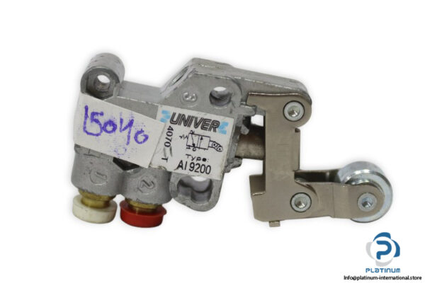univer-AI9200-roller-lever-valve-(used)-1