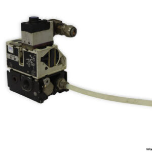 telemecanique-PVD-E1412-air-pilot-valve-(used)