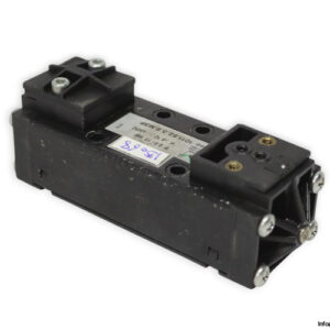 pneumax-1011.52.3.9.M3P-solenoid-valve-(used)