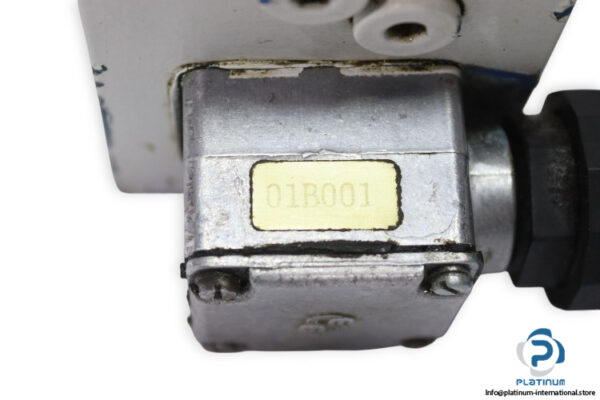 vickers-CVU-16-SWB-B29-M-10-EN6-electrical-position-controller-used-3