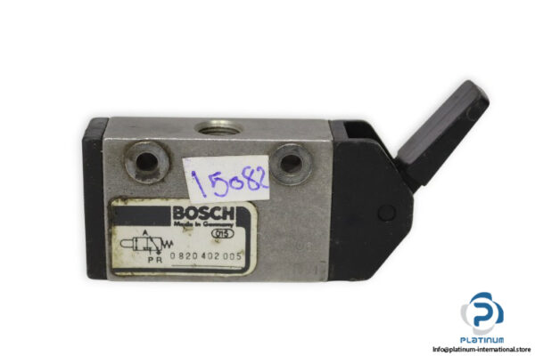 bosch-0-820-402-005-directional-valve-used-hand-1