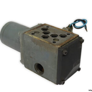 rexroth-4-WE-10-D11_LG24NZ-directional-control-valve-used-2