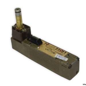 joucomatic-54090001-pneumatic-valve-used