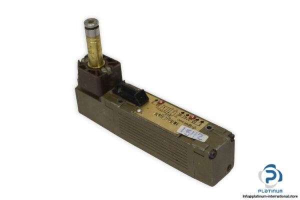 joucomatic-54090001-pneumatic-valve-used