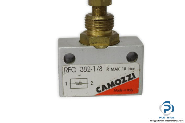 camozzi-RFO-382-1_8-flow-control-valve-used-1