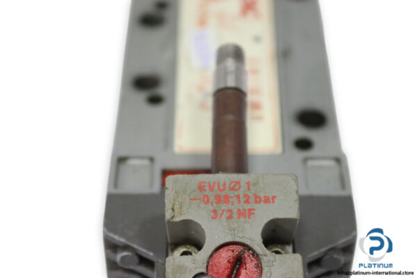 cpoac-D-20-T-52-UR-11-double-solenoid-valve-used-1