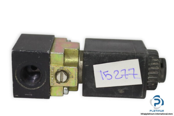 pneumax-M2407-solenoid-valve-used-2