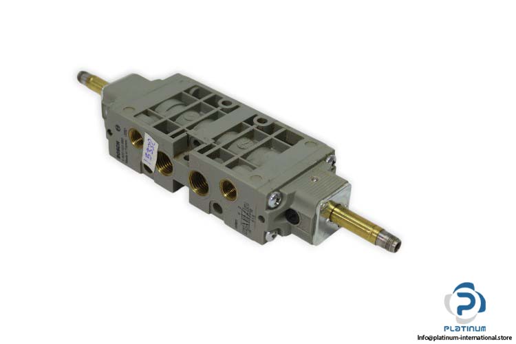 bosch-0-820-023-982-solenoid-valve-used