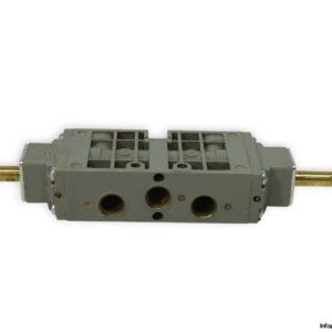 bosch-0-820-023-982-solenoid-valve-used-1