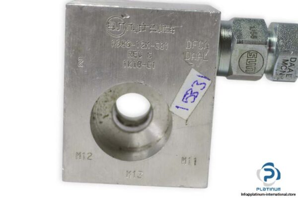 sun-hydraulics-A906-12M-G01-solenoid-operated-directional-poppet-valve-used-1