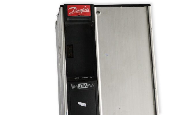 danfoss-VLT5032PT5C20SBR3D0F00A00C0-frequency-inverter-(used)-1