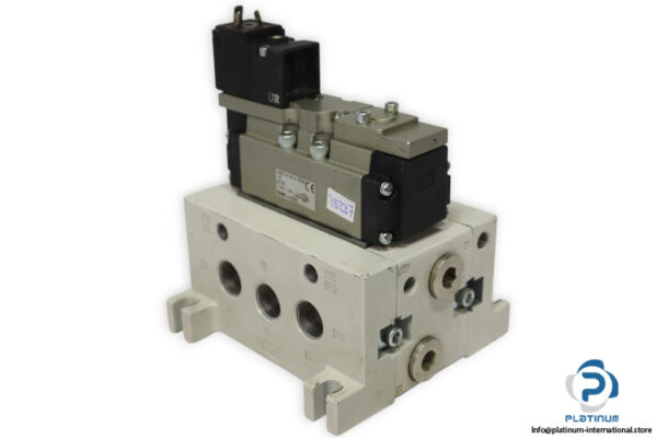 smc-EVS7-8-FG-S-3CV0-Q-single-solenoid-valve-(used)-1