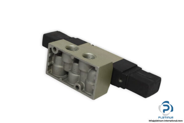 ckd-4KB220-1-double-solenoid-valve-(used)-1