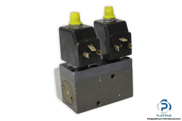 festo-JMC-4-1_4-220-vac-double-solenoid-valve-with-coil-(used)