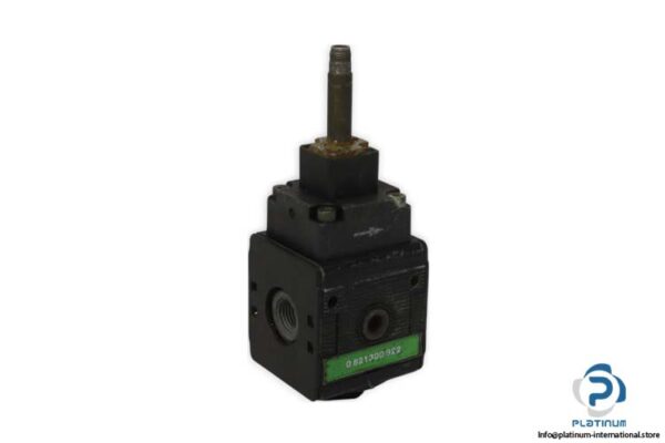 bosch-0-821-300-922-poppet-valve-used