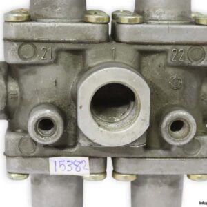 wabco-934-702-040-7-quadruple-protection-valve-used-2