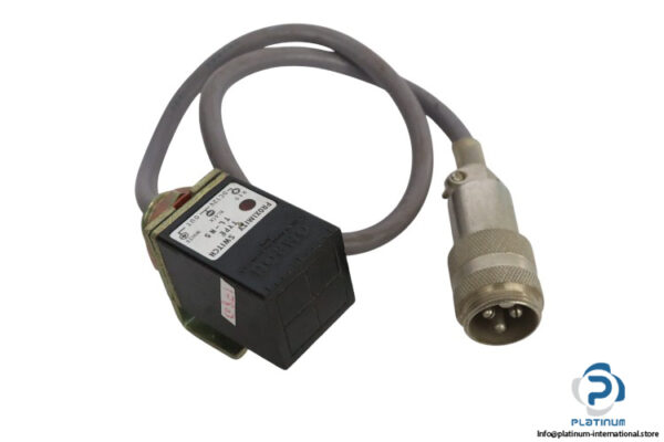 omron-TL-N5-inductive-proximity-switch-sensor-(used)