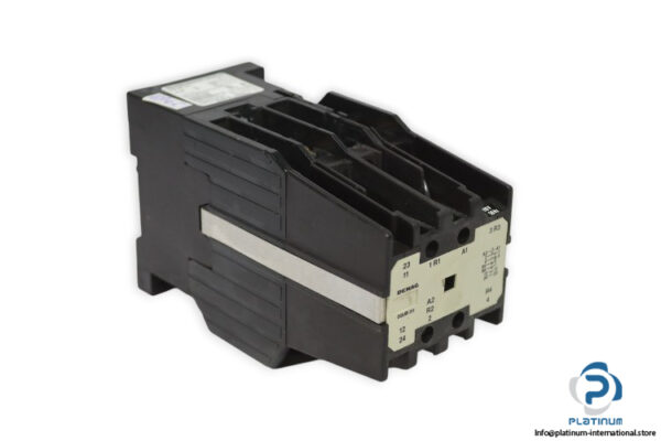 mannesmann-demag-DSUB-311-110V-AC-COIL-speed-change-over-contactor-(used)
