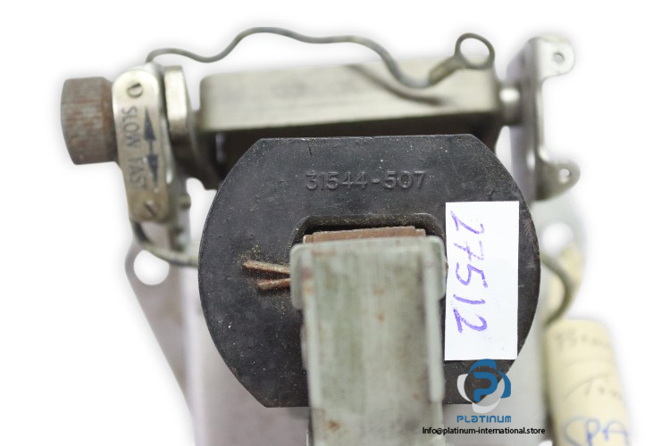 31544-507-carbon-brush-holder-(new)-1