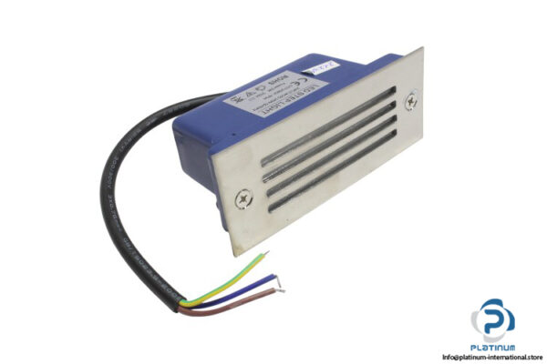 CCT-3000K-led-step-light-(used)