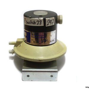 staefa-control-system-600-9210-pressure-switch-2
