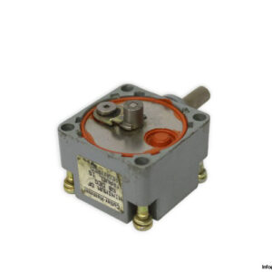 cutler-hammer-e50dm1-heavy-duty-limit-switch(new)-1