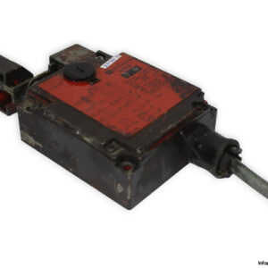 telemecanique-XCS-E-safety-interlock-switch-(used)