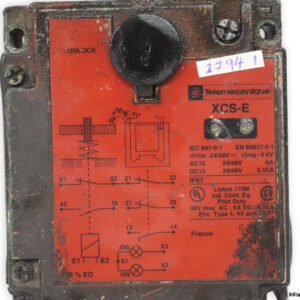 telemecanique-XCS-E-safety-interlock-switch-(used)-1