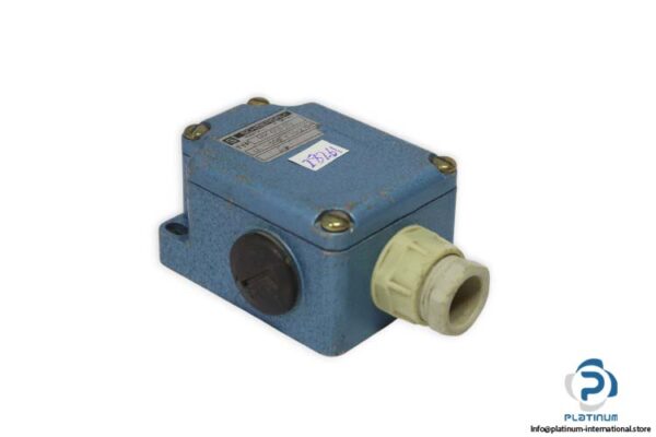schmersal-MK-015-11Y-limit-switch-(used)