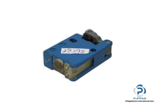 crouzet-81921701-pneumatic-compact-limit-switch-(Used)-1