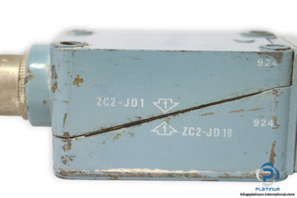 telemecanique-XC2-JD-limit-switch-(Used)-2