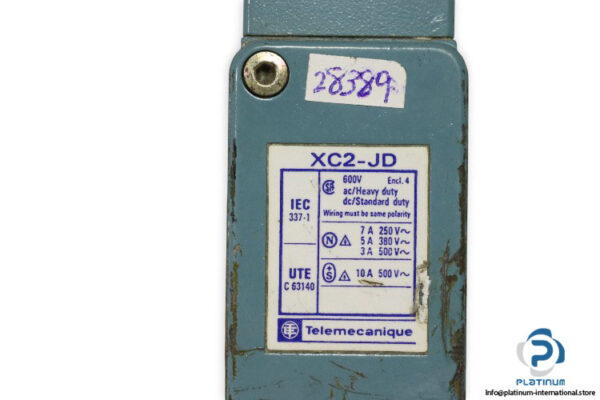 telemecanique-XC2-JD-limit-switch-(Used)-3