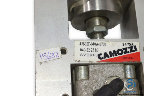camozzi-45NHT-040A-0700-anti-rotation-guide-unit-(used)-2