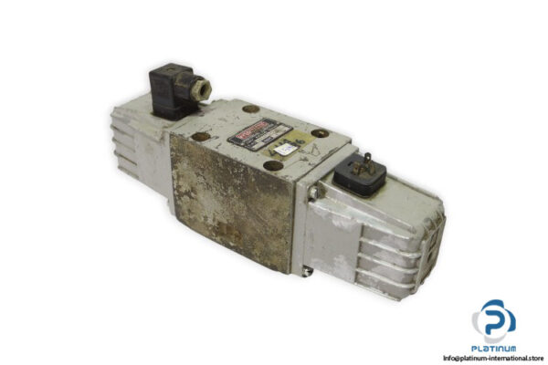 hydromatic-D4S2_15P_B4-solenoid-operated-directional-valve-(used)