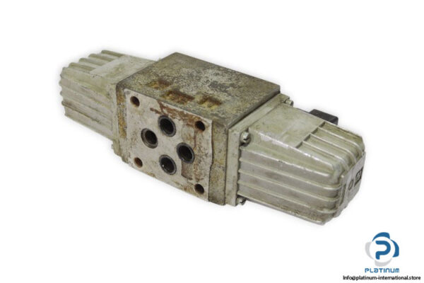 hydromatic-D4S2_15P_B4-solenoid-operated-directional-valve-(used)-1