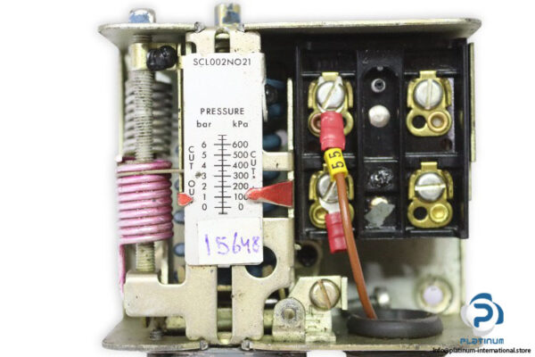 johnson-controls-P74EA-9700-differential-pressure-control-switch-(used)-3