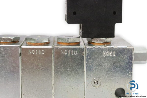 N0110-N061-divider-manifold-valve-base-(new)-4