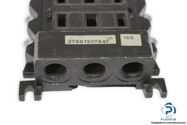 2766130764F-pneumatic-valve-manifold-(used)-1