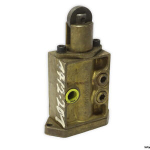 martonair-M_1564_8-mechanical-pneumatic-valve-(used)
