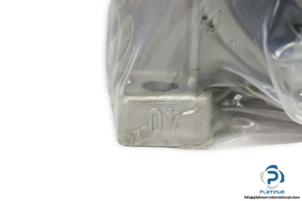 skf-LUCD-40-2LS-linear-bearing-unit-with-closed-housing-new-carton-2