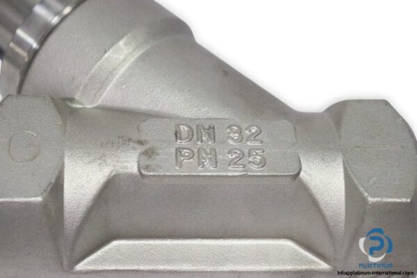 burkert-2002-A-32.0-PTFE-VA-angle-seat-valve-(new)-1