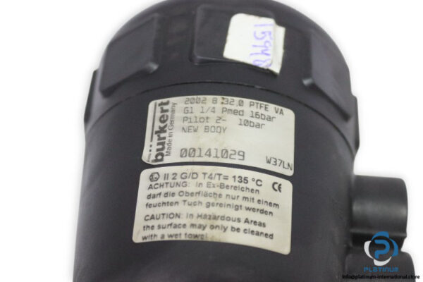 burkert-2002-B-32.0-PTFE-VA-angle-seat-valve-(new)-(carton)-1