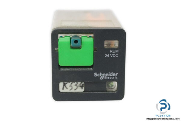 schneider-electric-RUMC32BD-24VDC-universal-plug-in-relay-(new)-1
