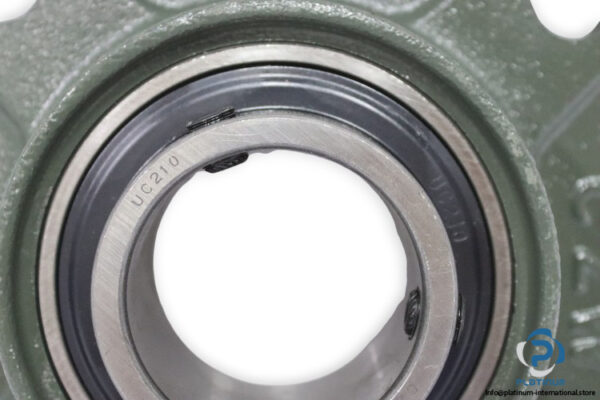 czw-UCF-210-square-flanged-ball-bearing-unit-new-carton-1